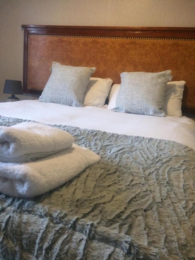 The Lion Hotel Llansantffraid-ym-Mechain Extérieur photo
