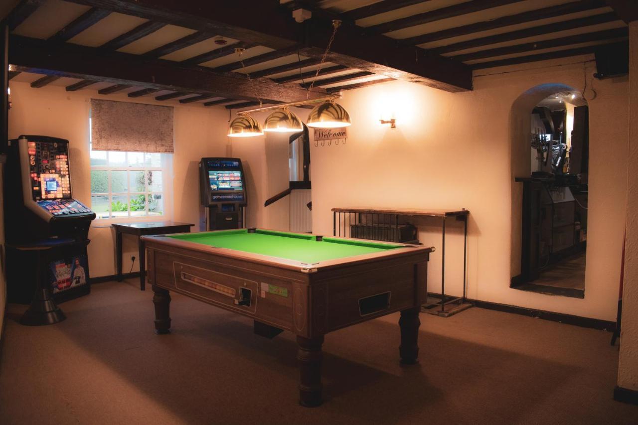 The Lion Hotel Llansantffraid-ym-Mechain Extérieur photo